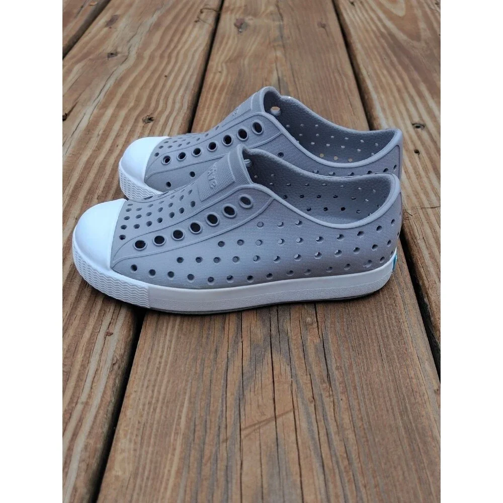 Native Gray Jefferson Slip-On Water Shoes Sneakers Size 8 Kids